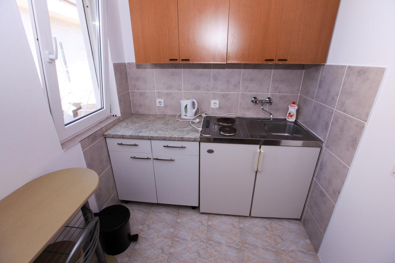 Appartement Robinson Dora à Putniković Extérieur photo